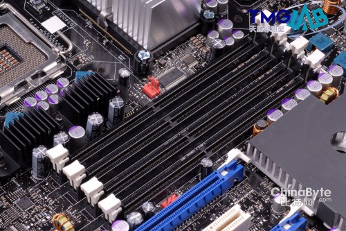 Intel Desktop Board D5400XSڴ