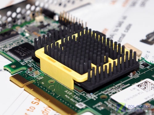 独占鳌头 Adaptec 5805阵列卡RAID5测试 独占鳌头 Adaptec 5805阵列卡RAID5测试