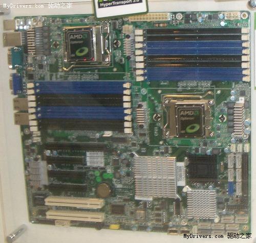 AMD RS890˫·չʾ